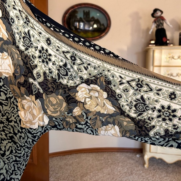 Vintage 90s Carole Little Black and Cream swing dress, cinched hip Size 12 - Picture 5 of 15